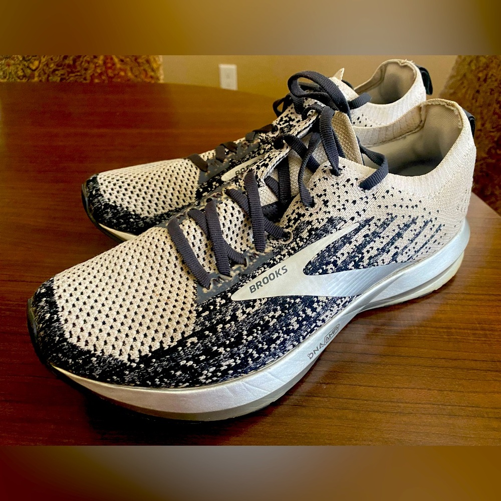 Brooks running shoes size 8